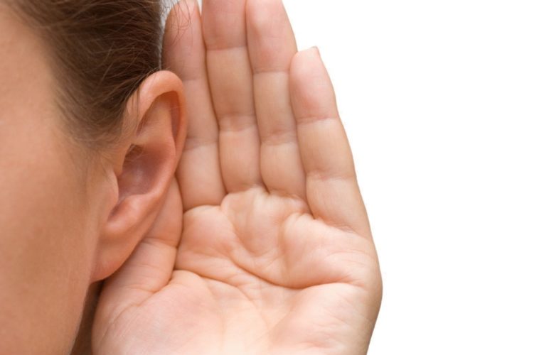 Врач раскрыла неожиданную причину ухудшения слуха