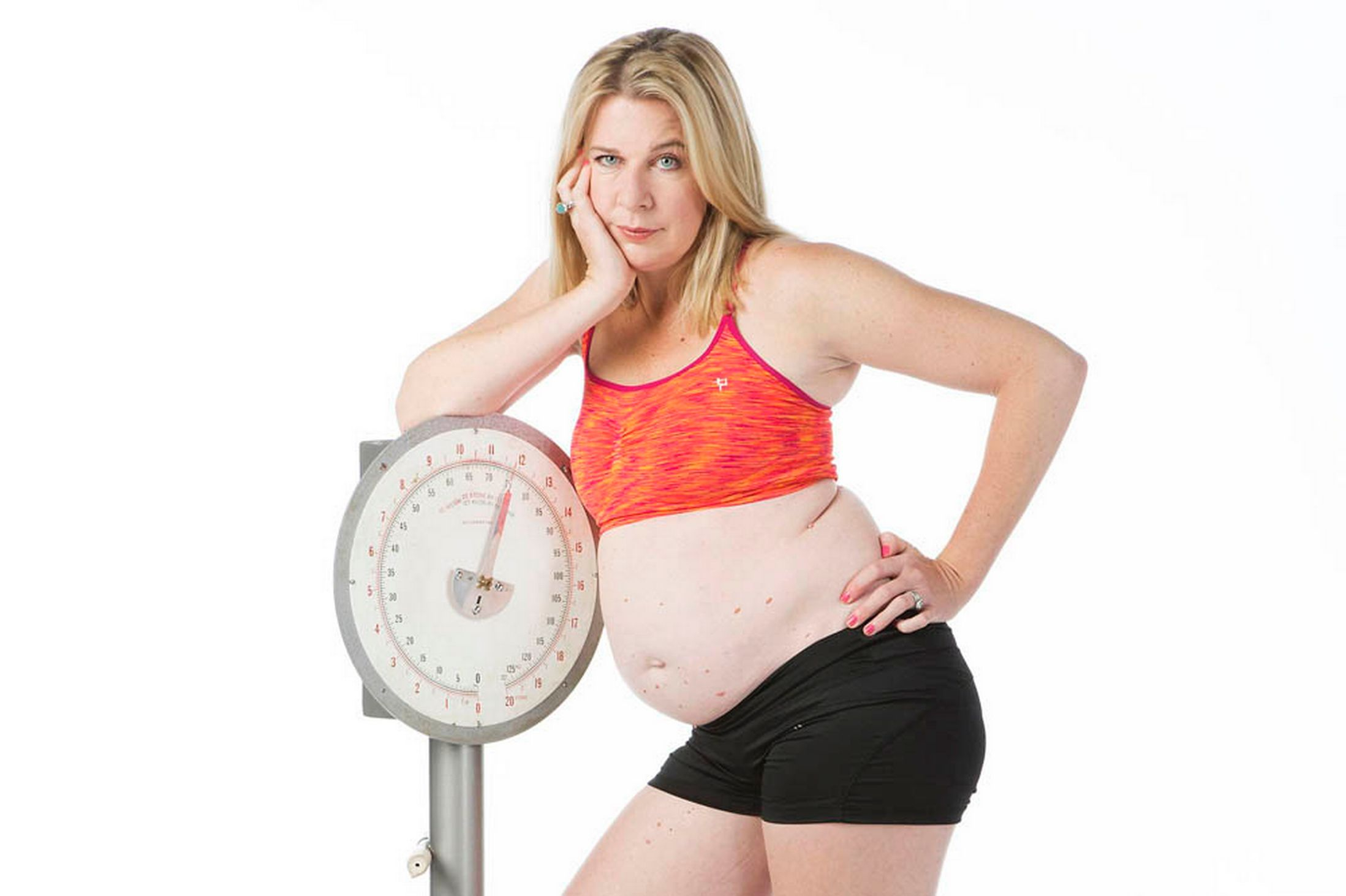 Растет вес и живот. Женщина с лишним весом. Девушка похудение. Женщина худеет. Набор лишнего веса.